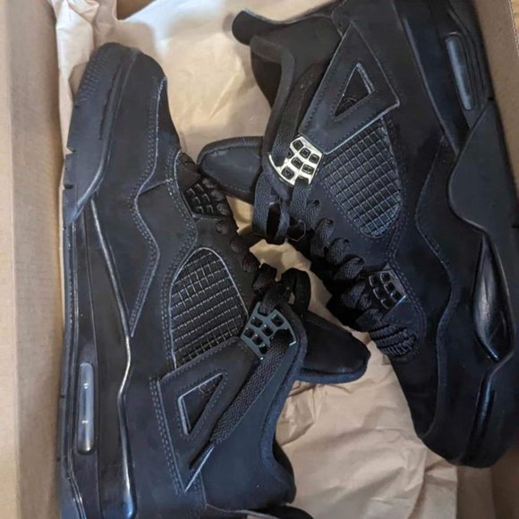 Athletic_Shoes